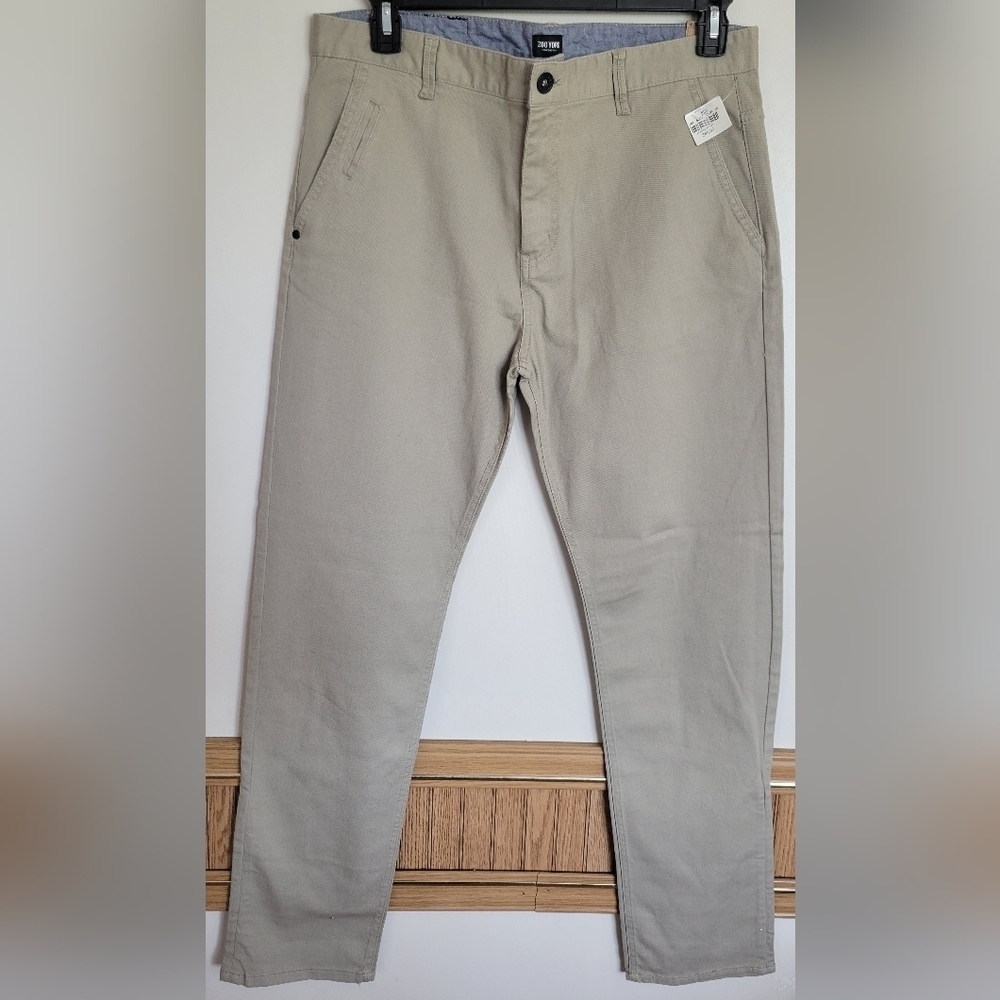 NWT Zoo York Men's Bowery II Khaki Tapered Fit Jeans Size 34